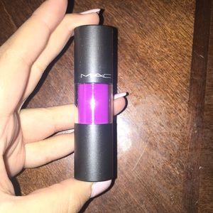 MAC  satin lipstick brand new